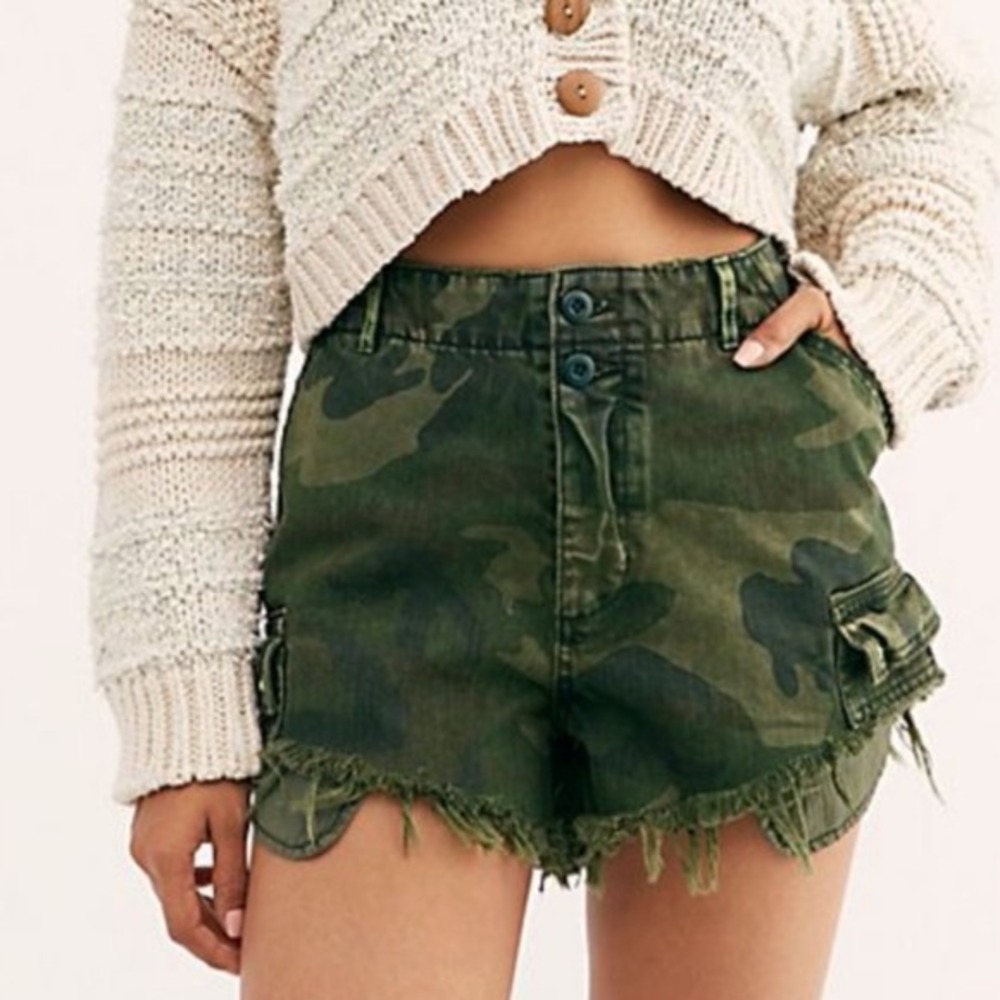 Free People We The Free Camo Cargo Short  Frayed Hem High Rise‎ Boho Grunge 2